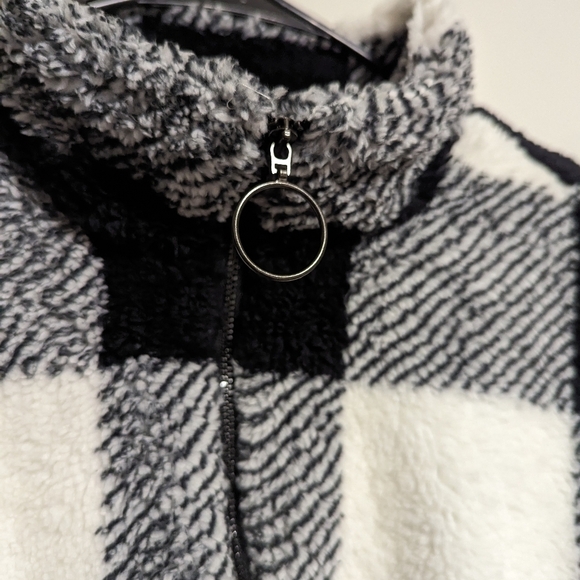 ABOUND Check Print Half Zip Pullover - Picture 7 of 13